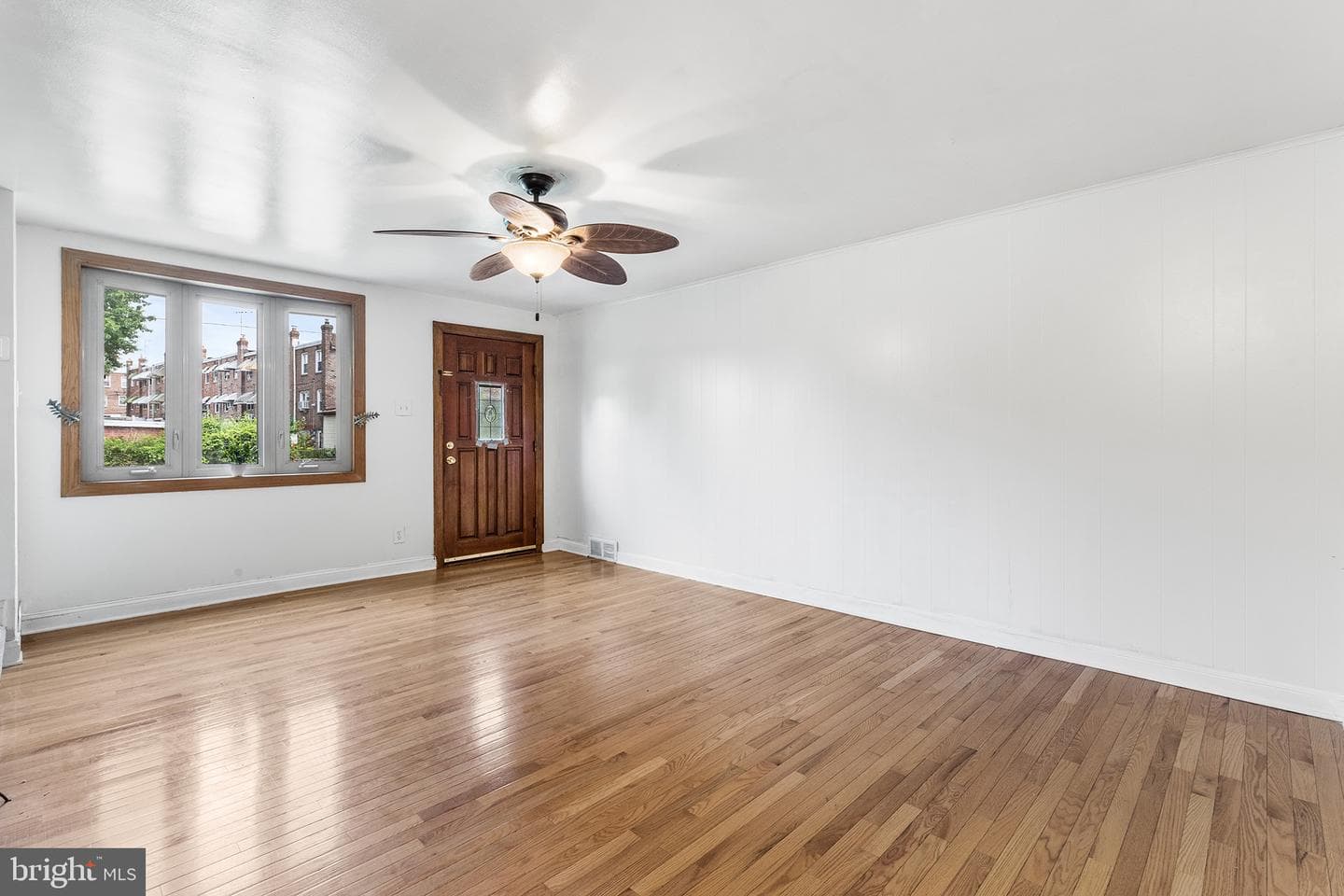 390 Glen Cove photo 4