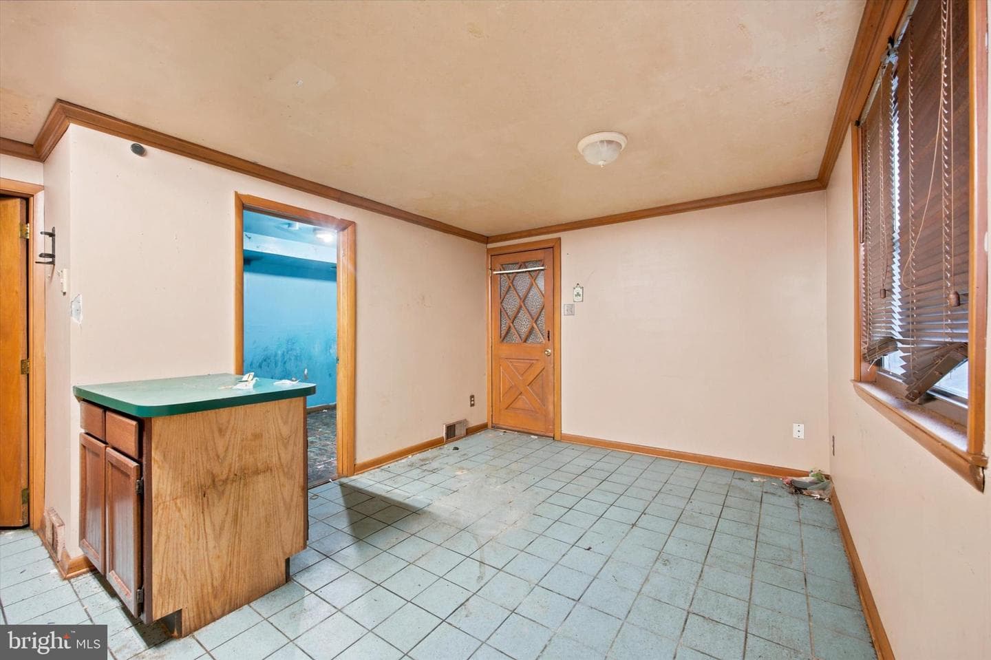 146 Ervin Avenue photo 5
