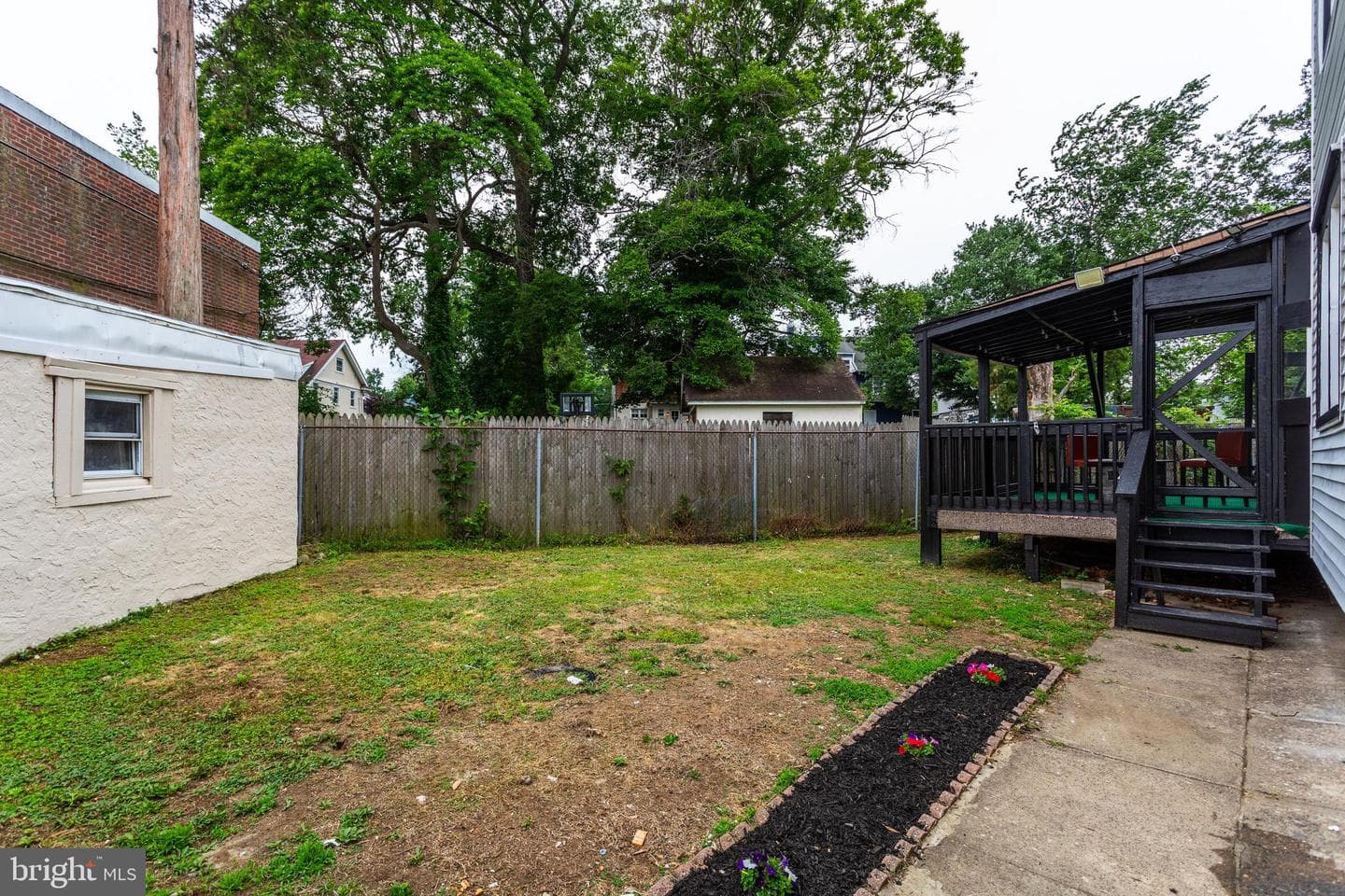 552 Larchwood Avenue photo 33