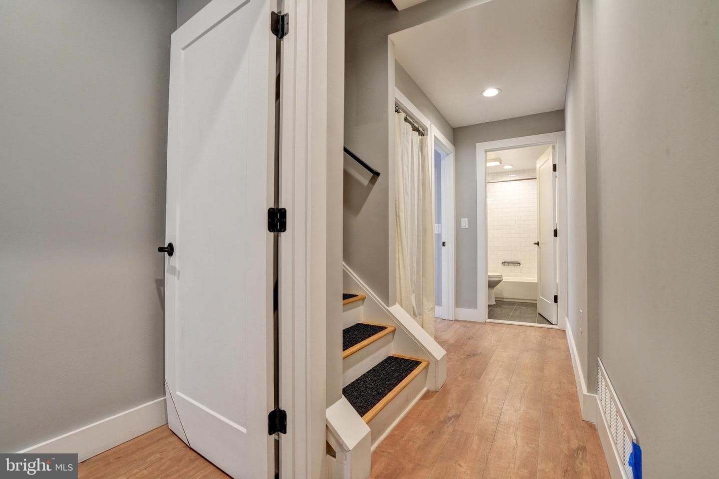 609 Vernon Street photo 17