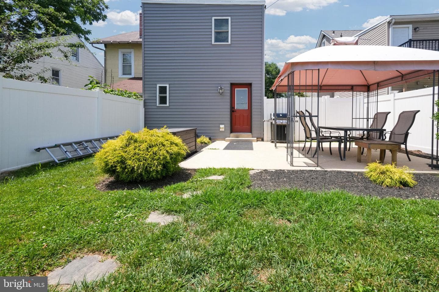 609 Vernon Street photo 27