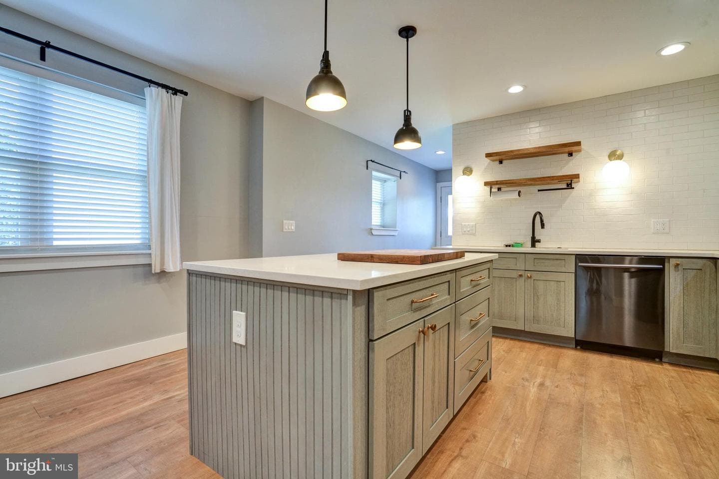 609 Vernon Street photo 7