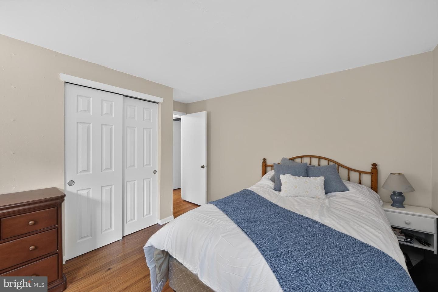 37 N Longpoint Lane photo 22