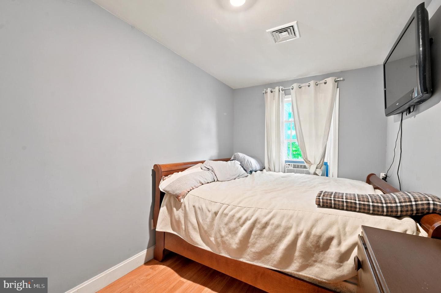 1118 Johnson Street photo 11