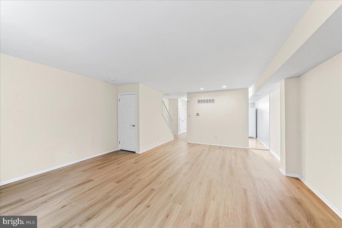 140 W Sixth St photo 9