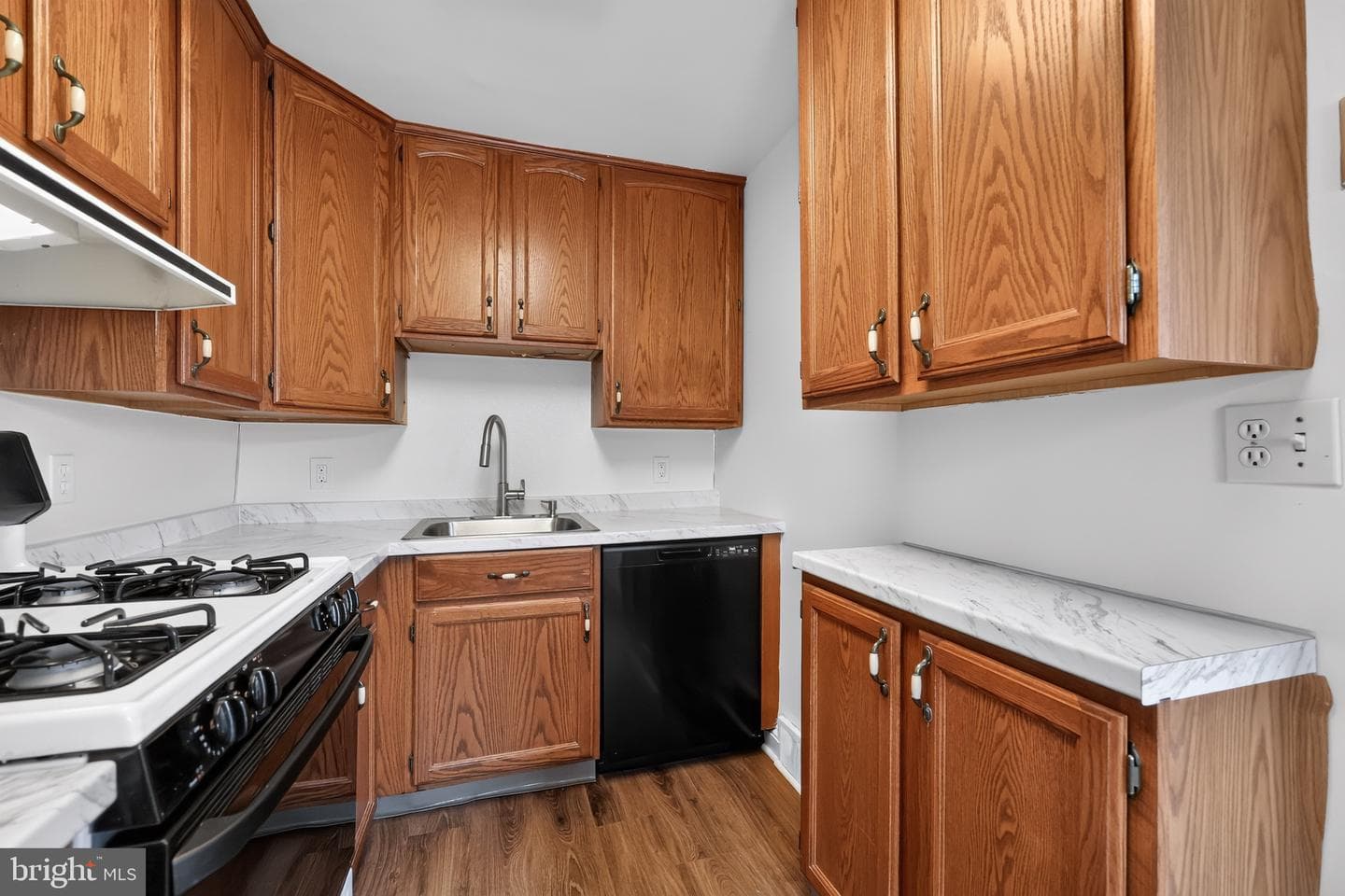 256 Cambridge Road photo 12