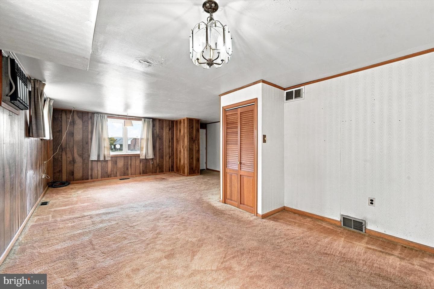 907 Hancock Street photo 10