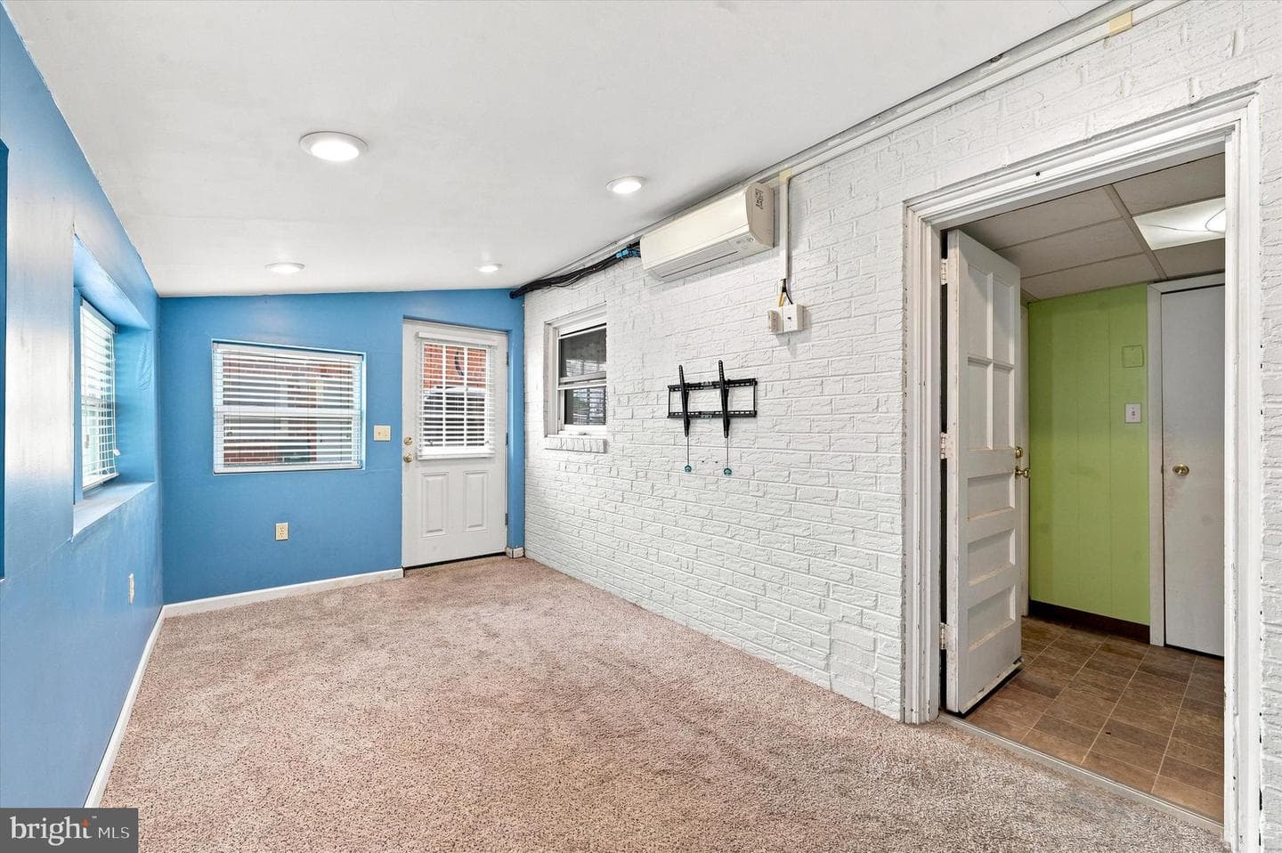 907 Hancock Street photo 16