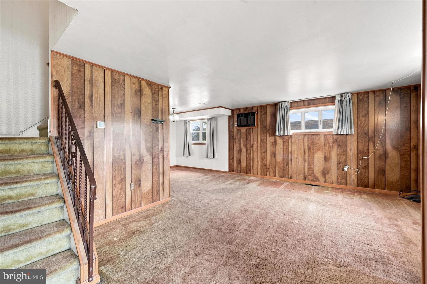 907 Hancock Street photo 4