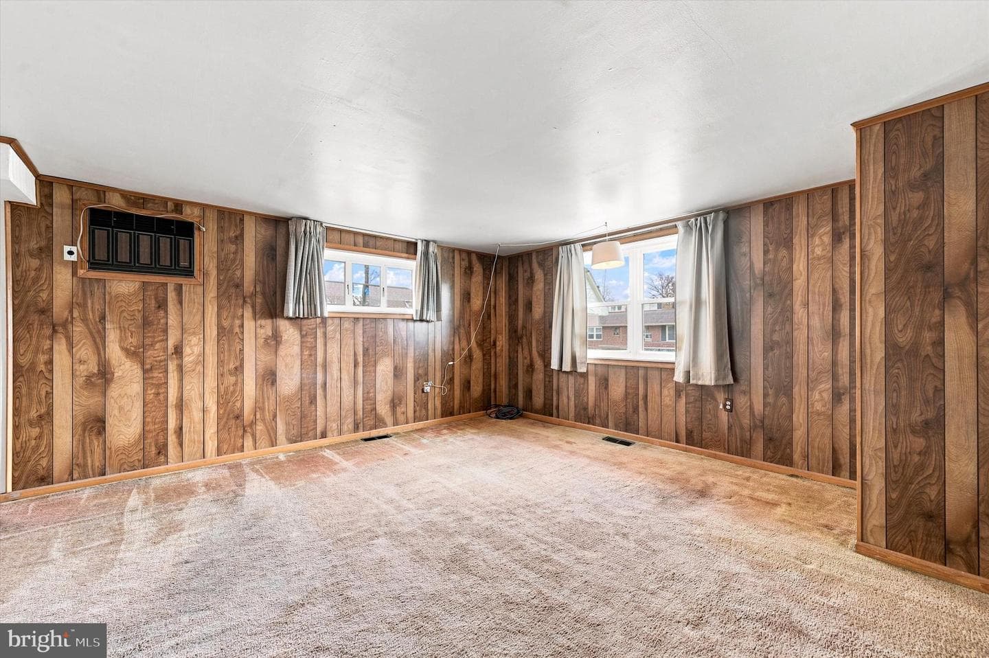 907 Hancock Street photo 5
