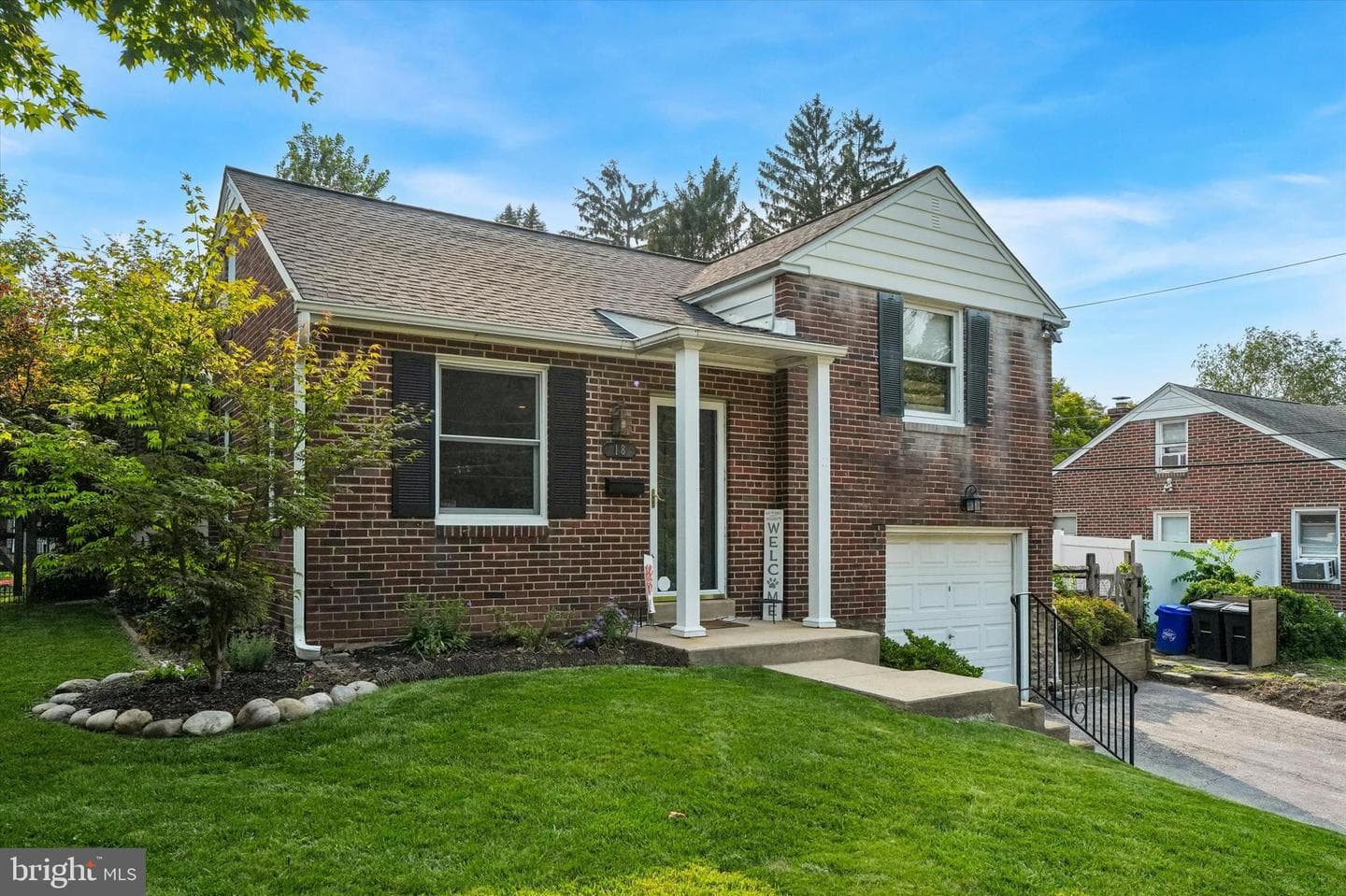 18 N Malin Road photo 3