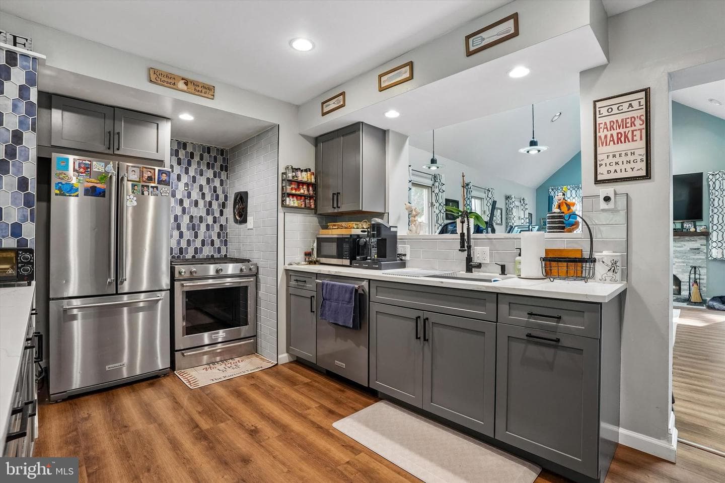 18 N Malin Road photo 8