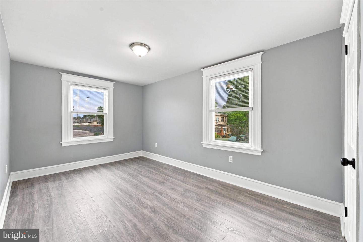 216 Woodlawn Avenue photo 16