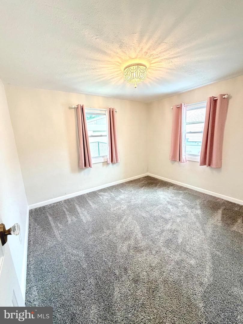 32 Scarlet Avenue photo 22