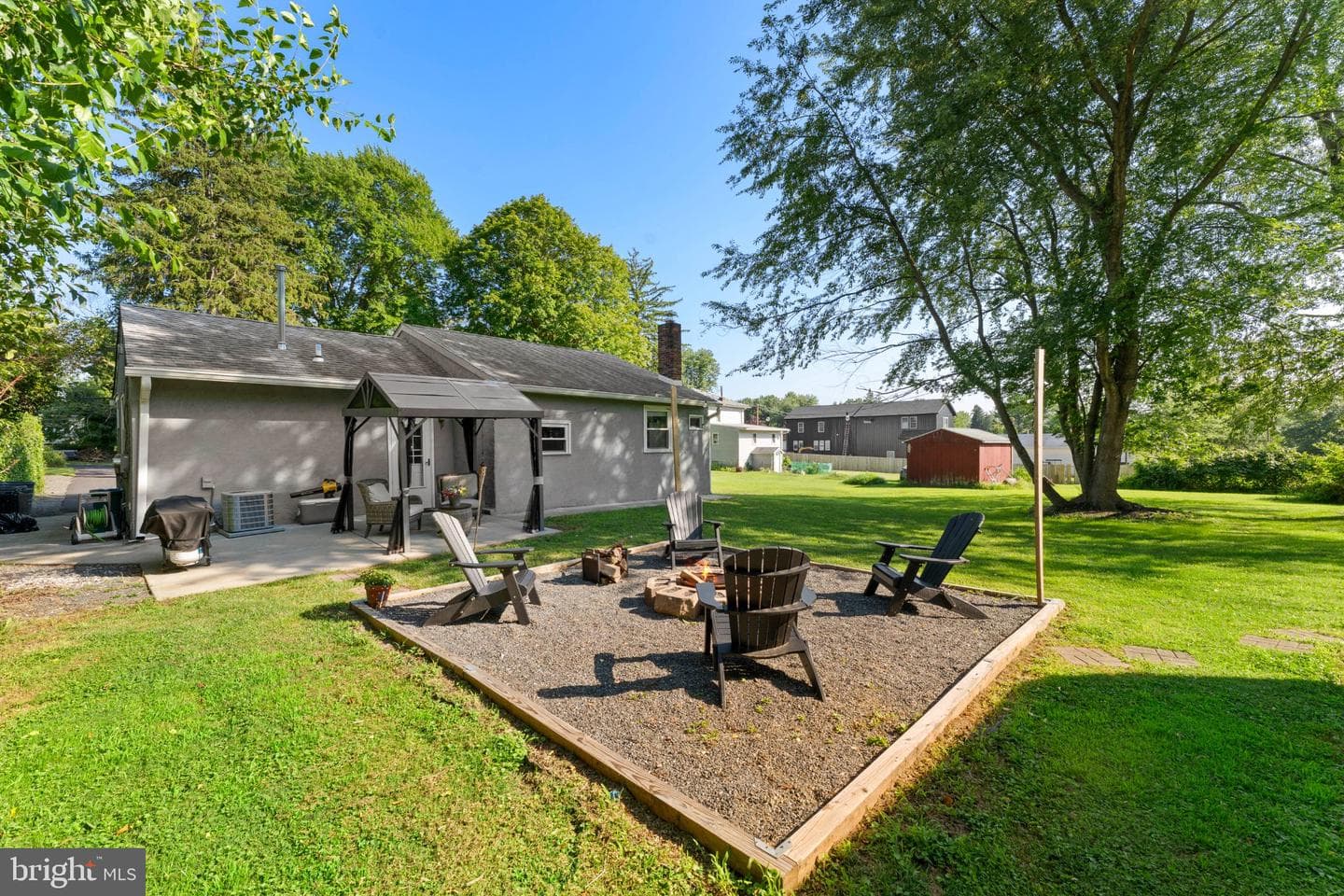 1748 Larkin Road photo 4