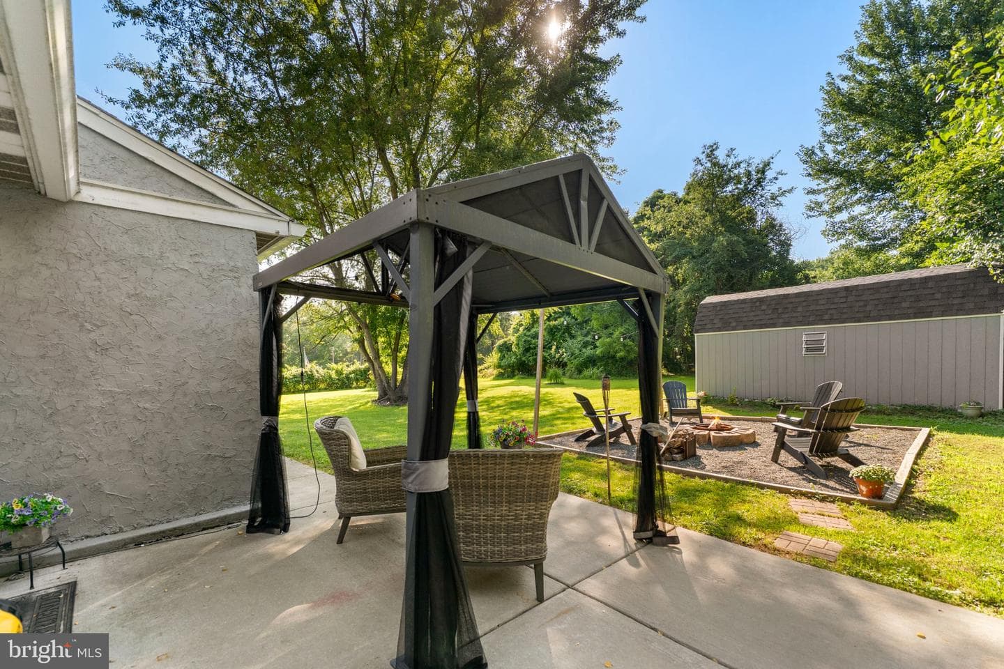 1748 Larkin Road photo 9