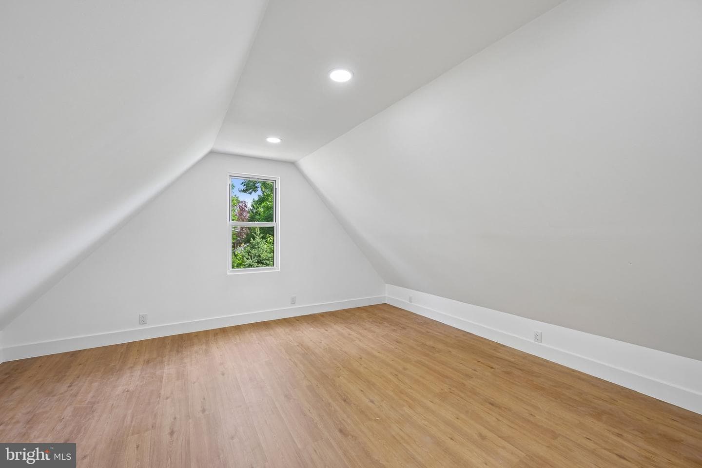 45 W Essex Avenue photo 29