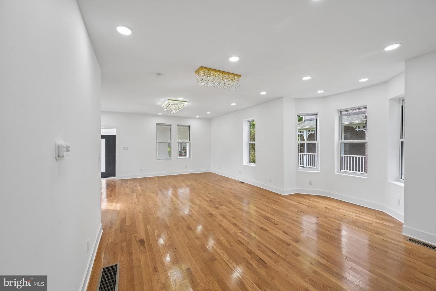 45 W Essex Avenue photo 9