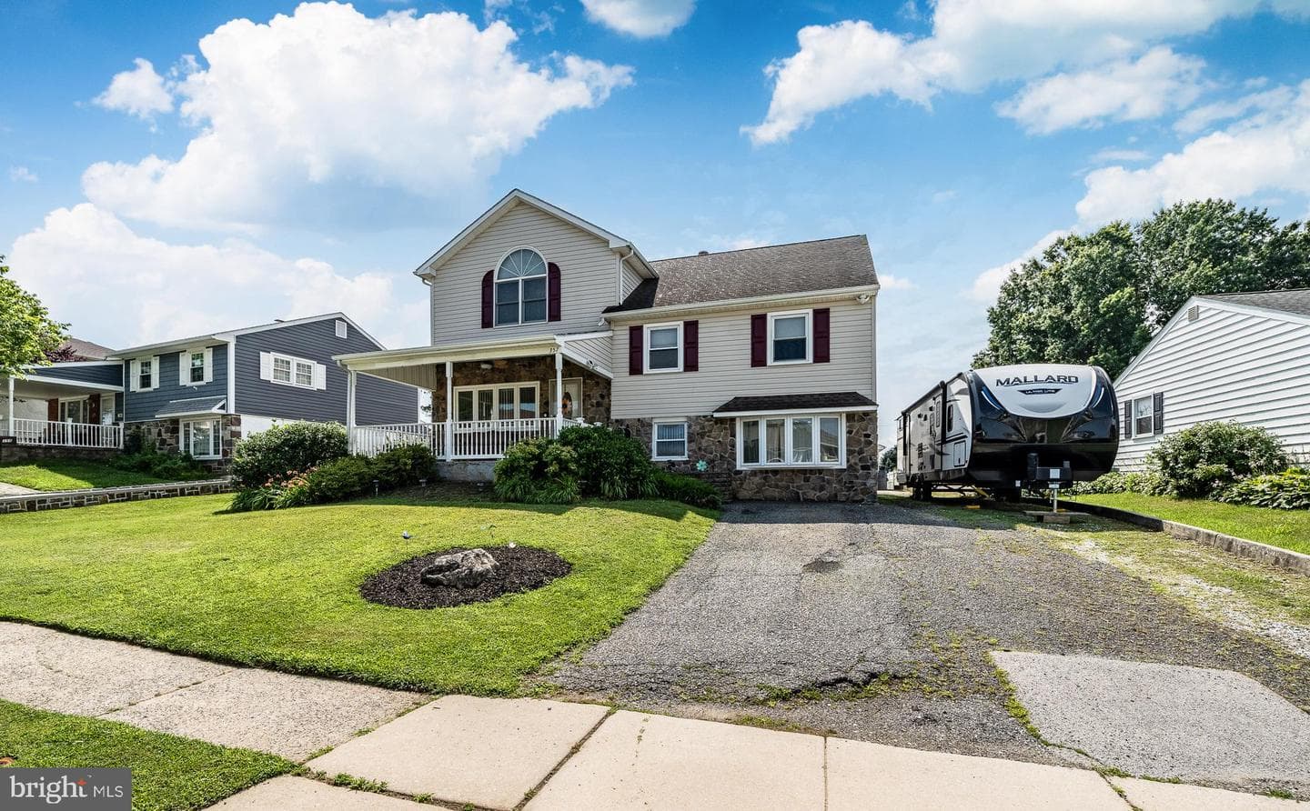 357 Swanage Drive photo 23