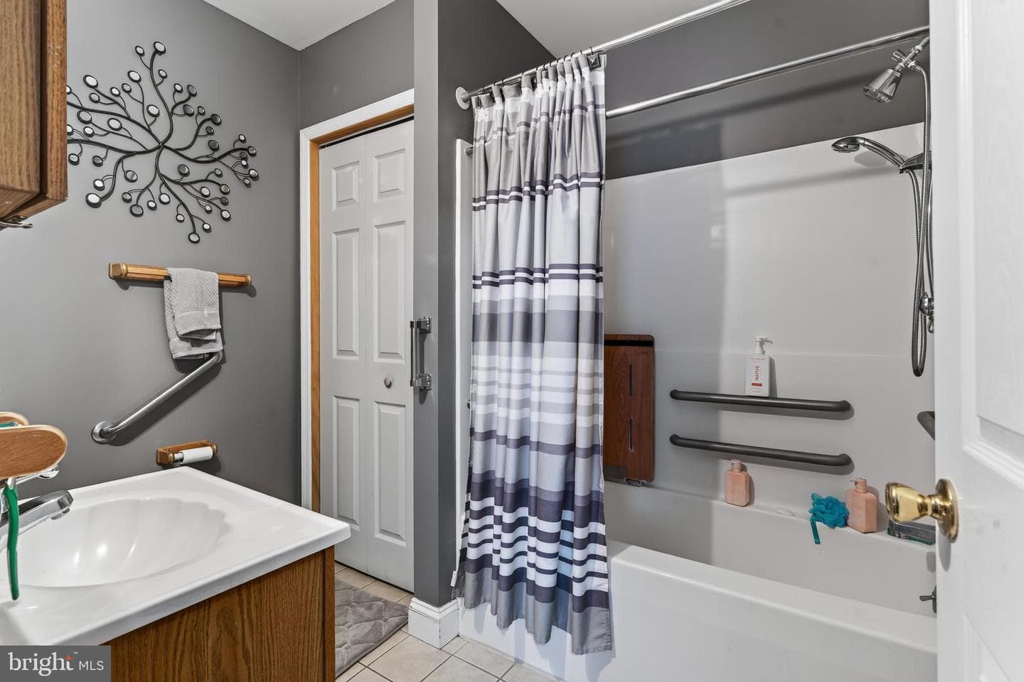 357 Swanage Drive photo 29