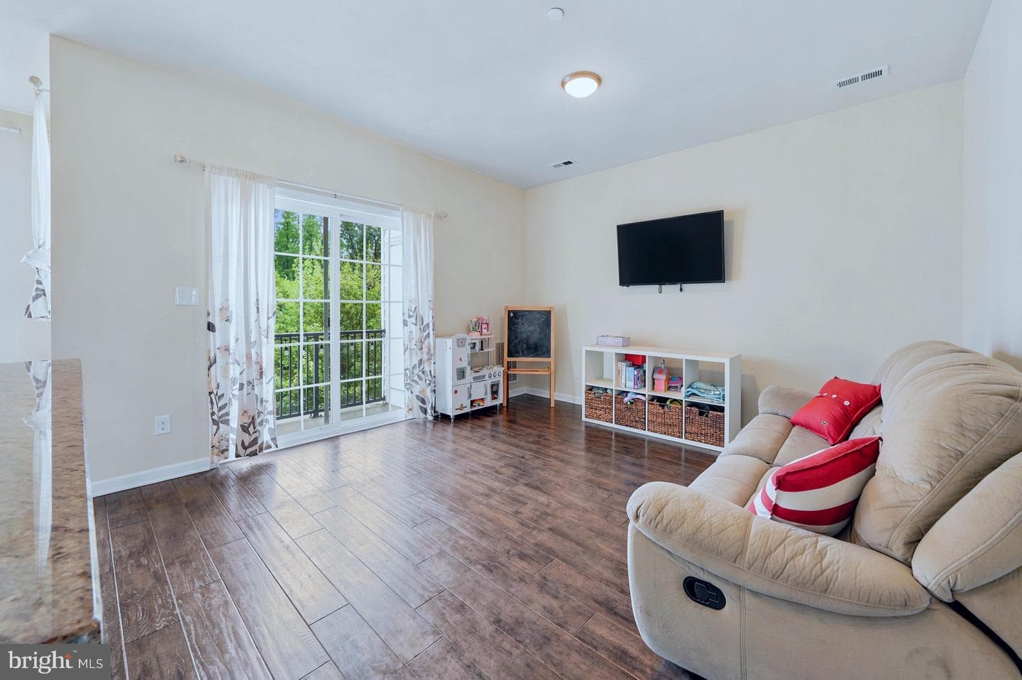 103b Jay Alley photo 17