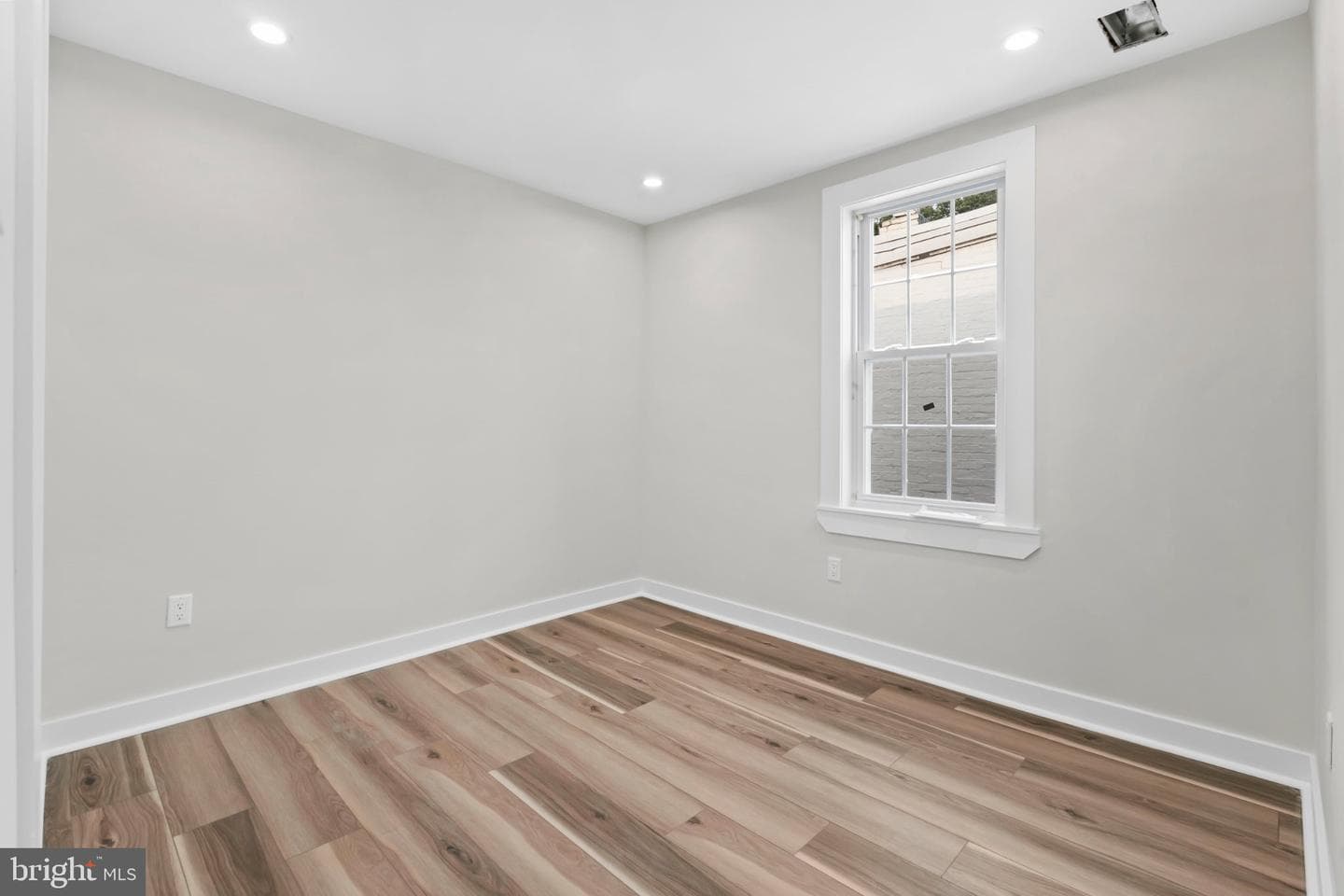 449 W Baltimore Avenue photo 20