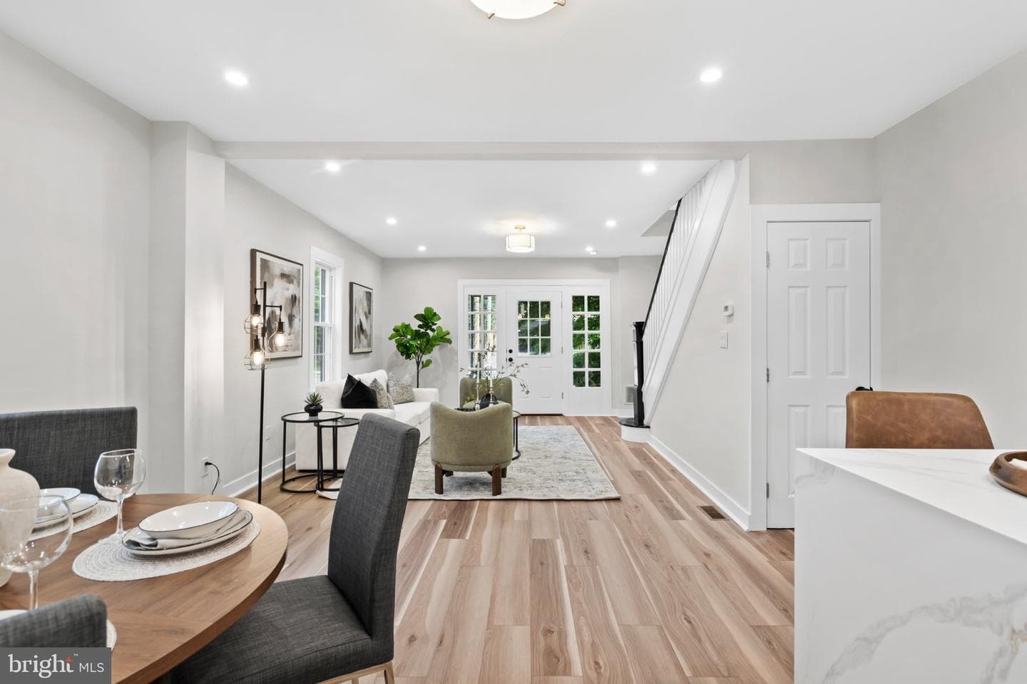 449 W Baltimore Avenue photo 30