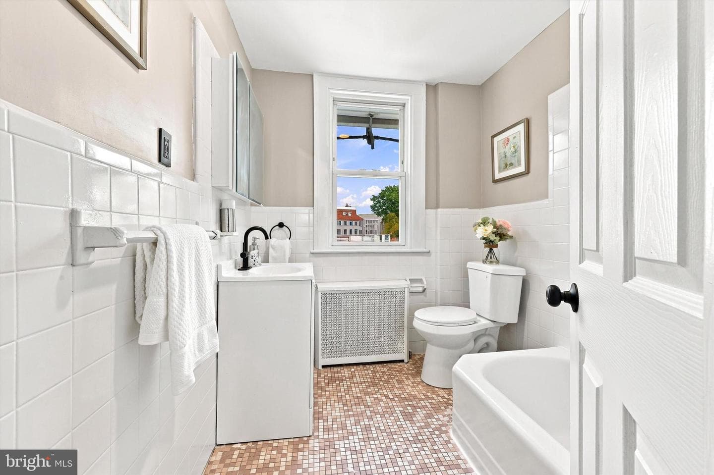 208 Marshall Avenue photo 11