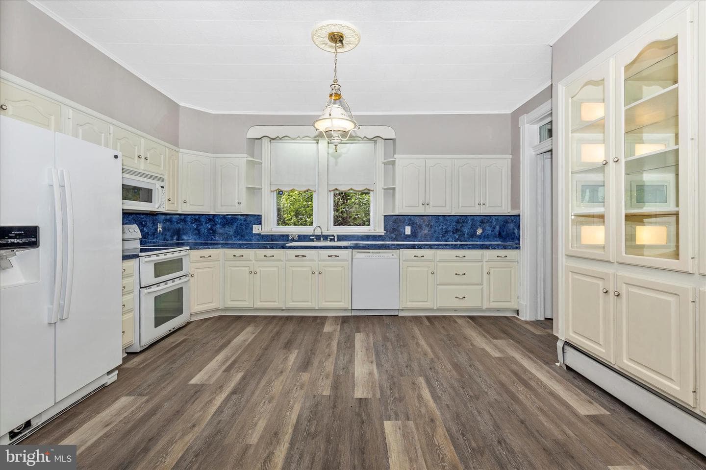 2027 Lincoln Way East photo 15