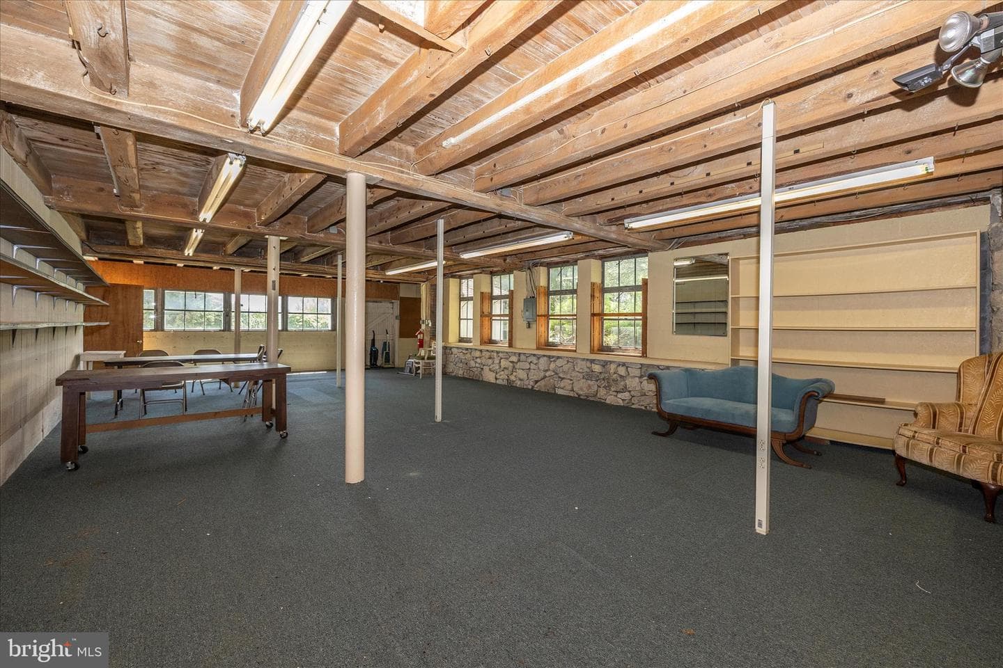 2027 Lincoln Way East photo 49