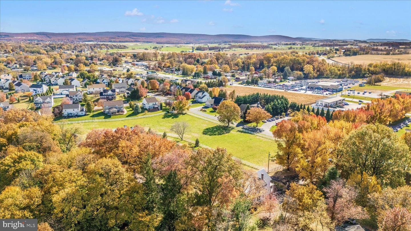 2027 Lincoln Way East photo 82