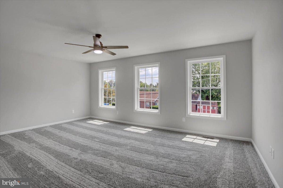 305 Grandview Ave photo 14
