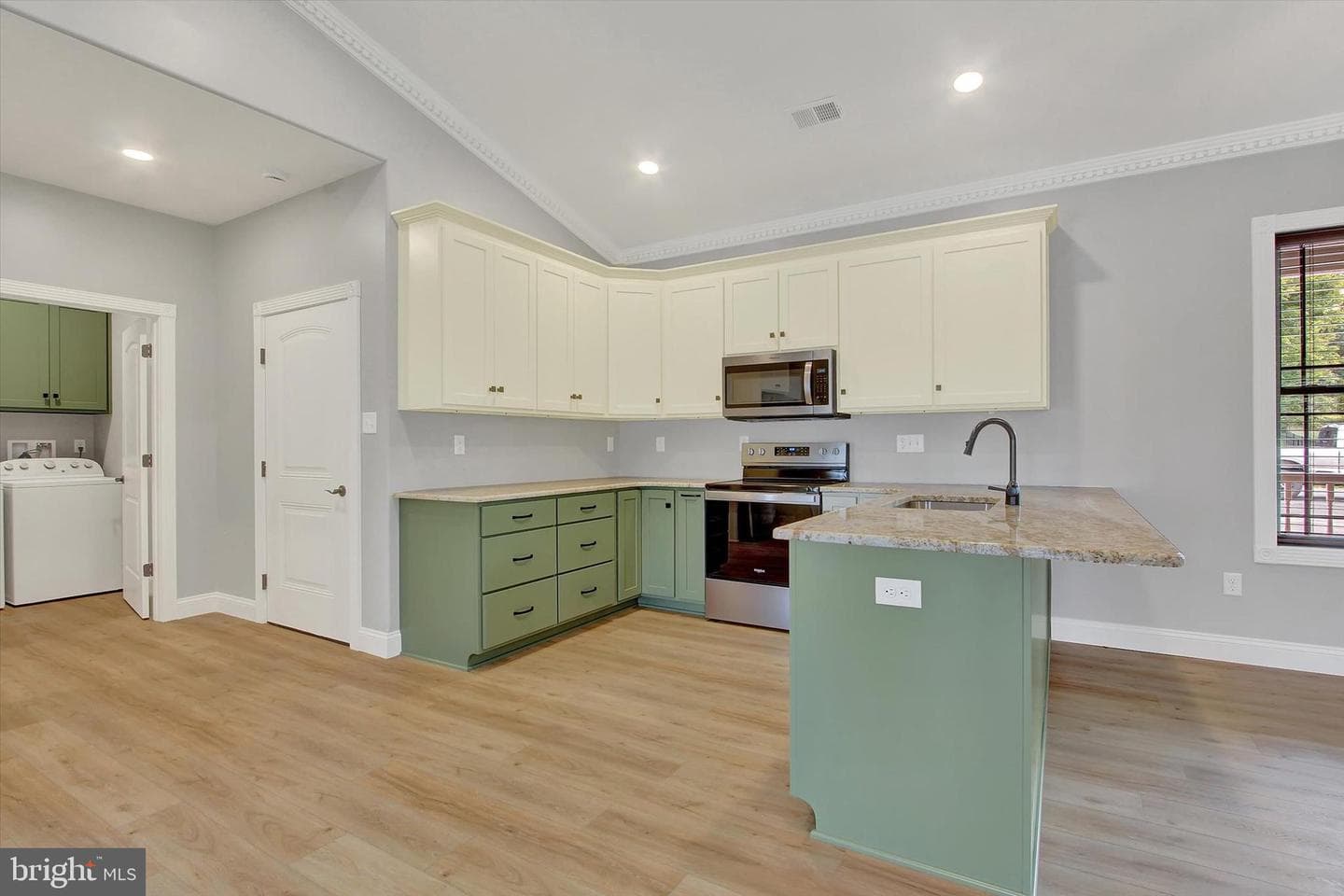 13189 Seneca Drive photo 16