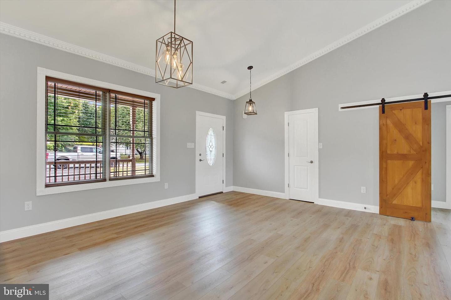 13189 Seneca Drive photo 5