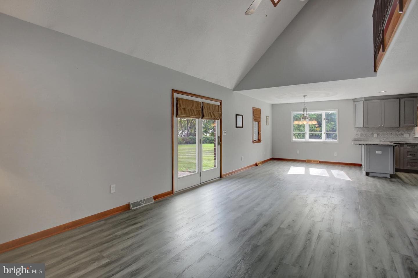 10050 Mccreary Road photo 13