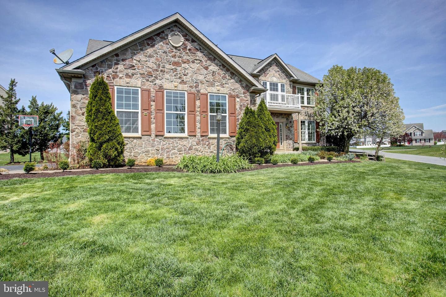 1223 E Pebblebrook Drive photo 3