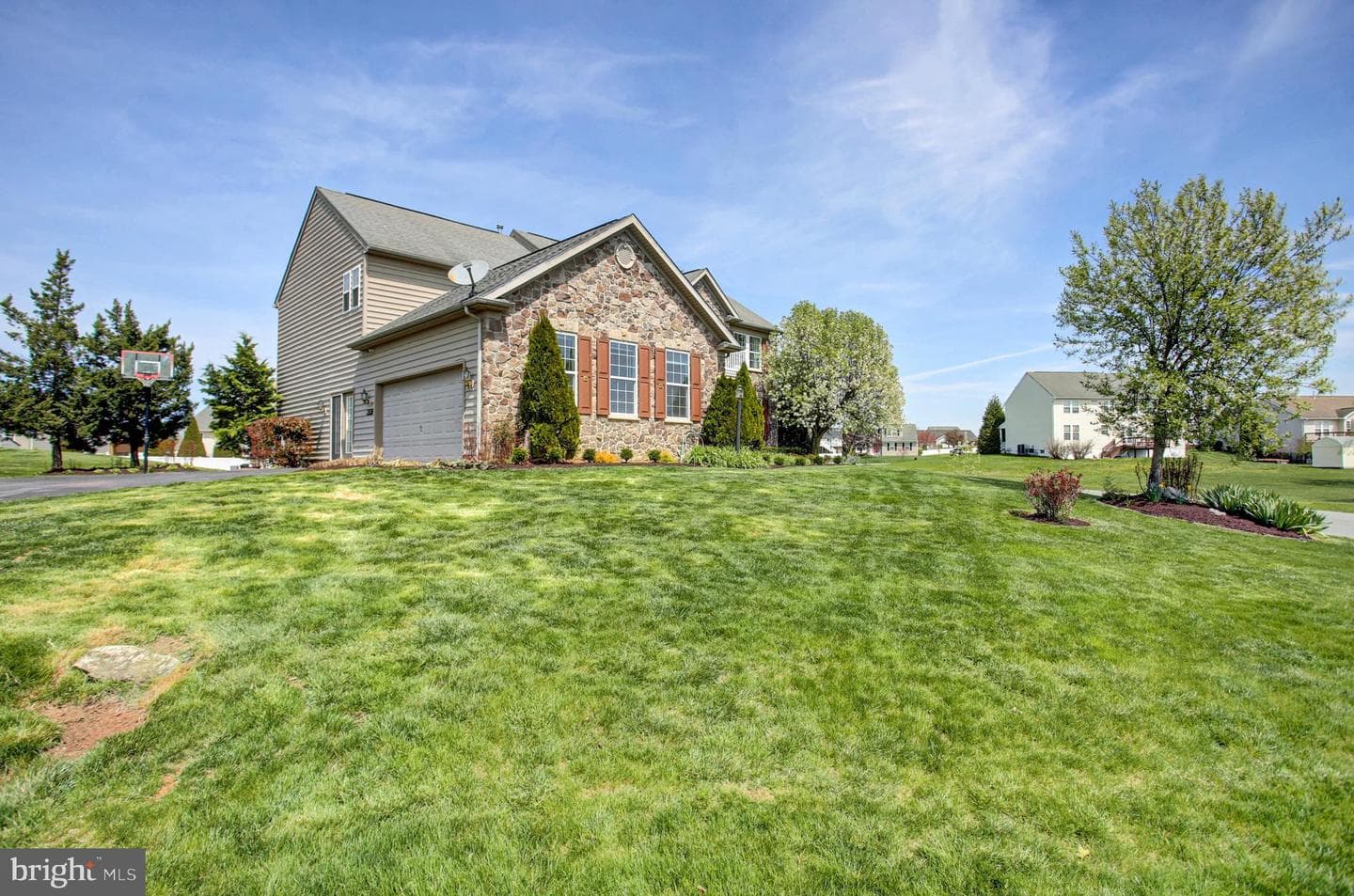 1223 E Pebblebrook Drive photo 5