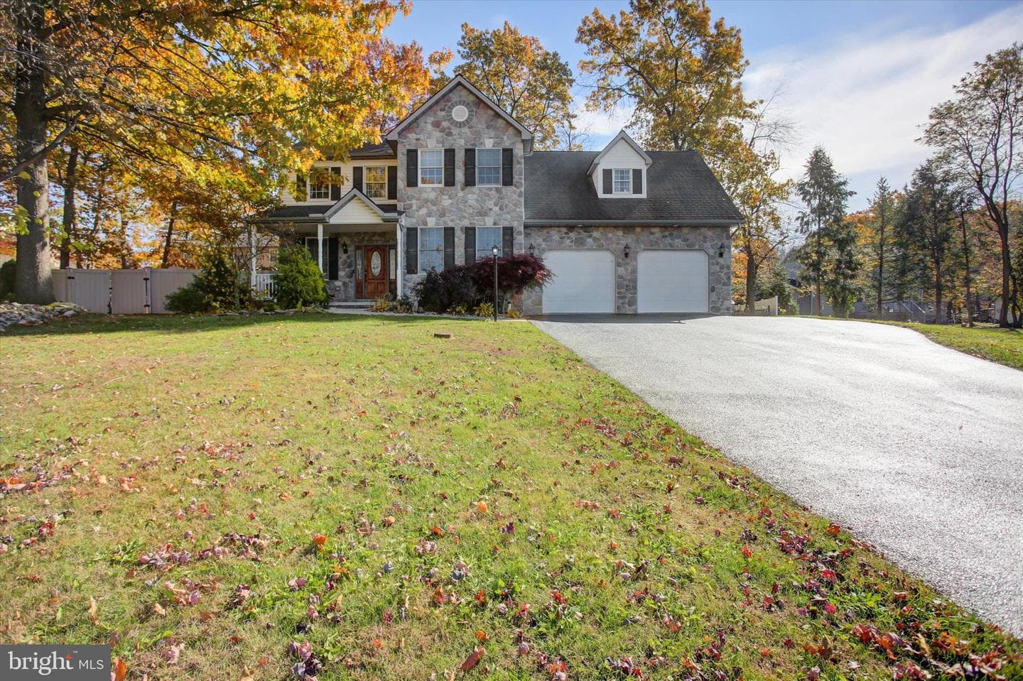 642 Eric Drive photo 4