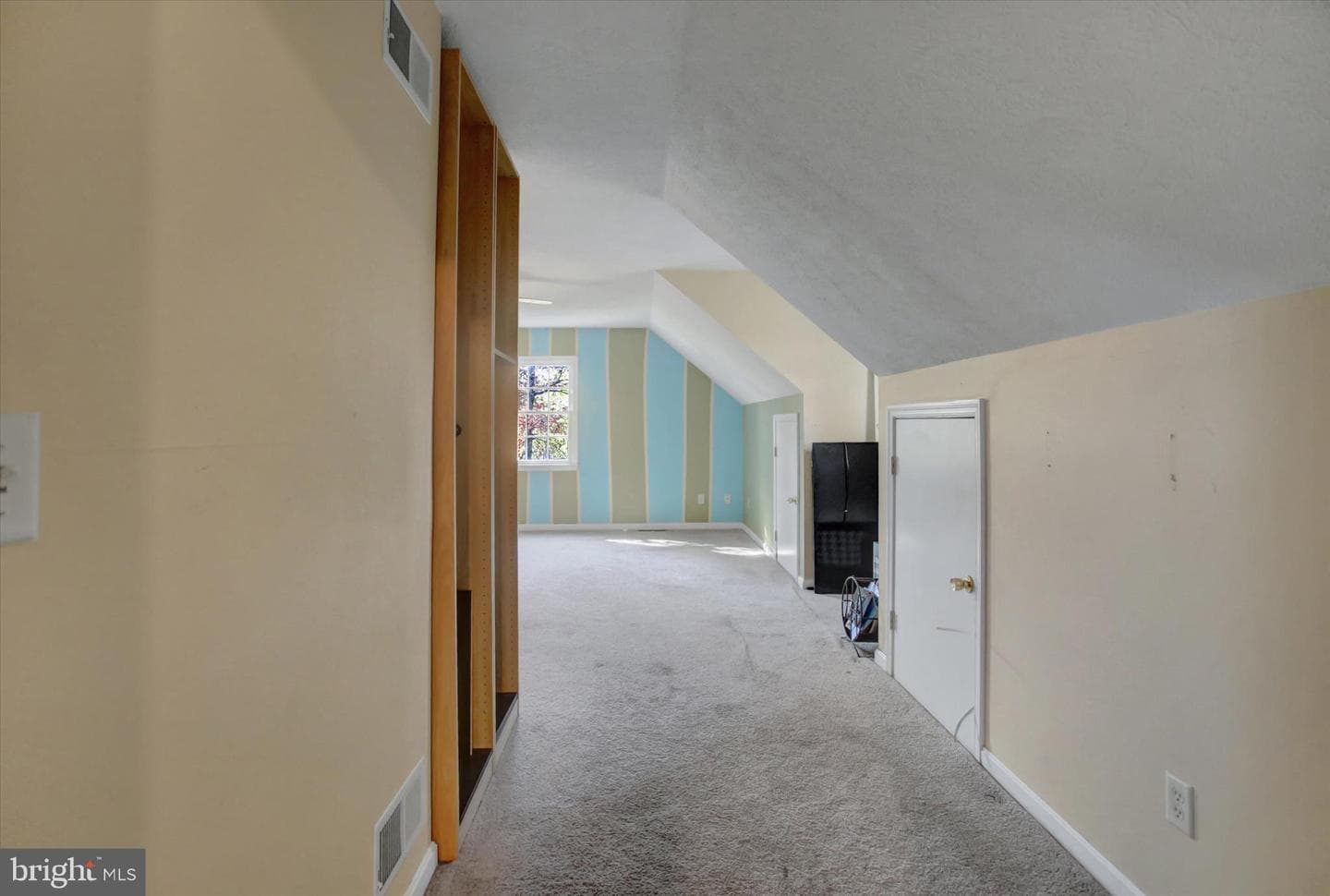 642 Eric Drive photo 42