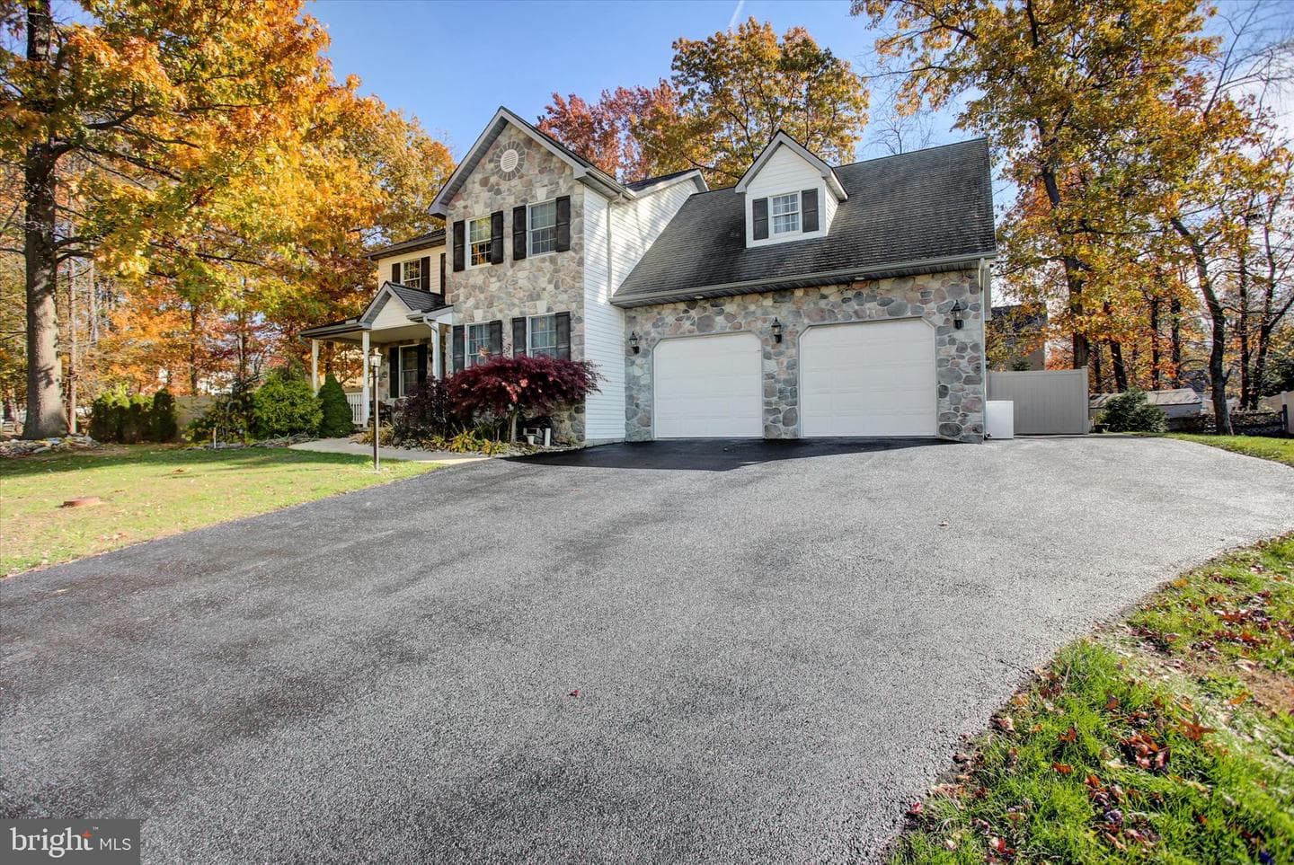 642 Eric Drive photo 5
