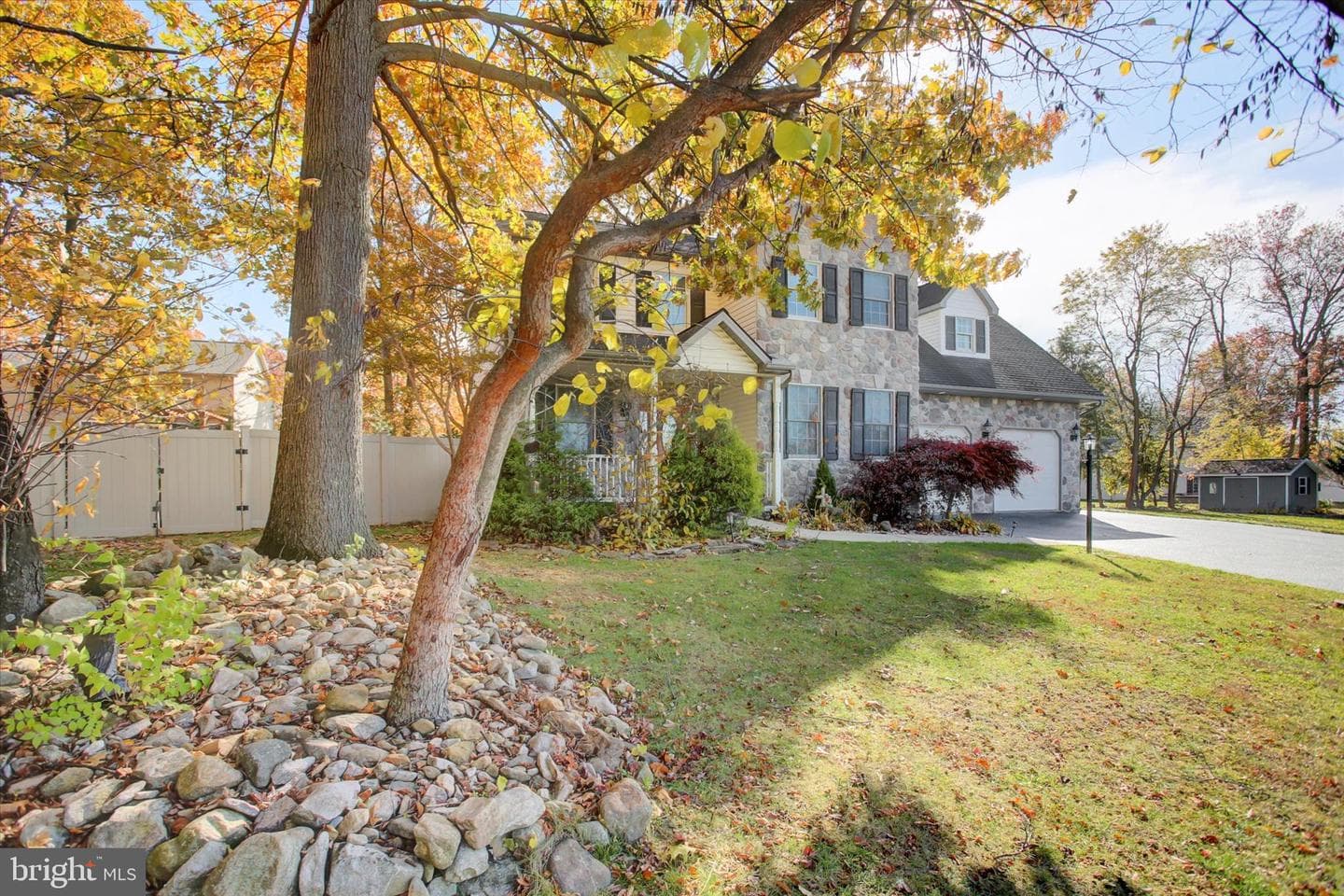 642 Eric Drive photo 6