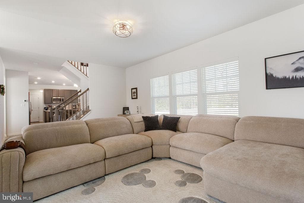 460 Paradise View Drive photo 16