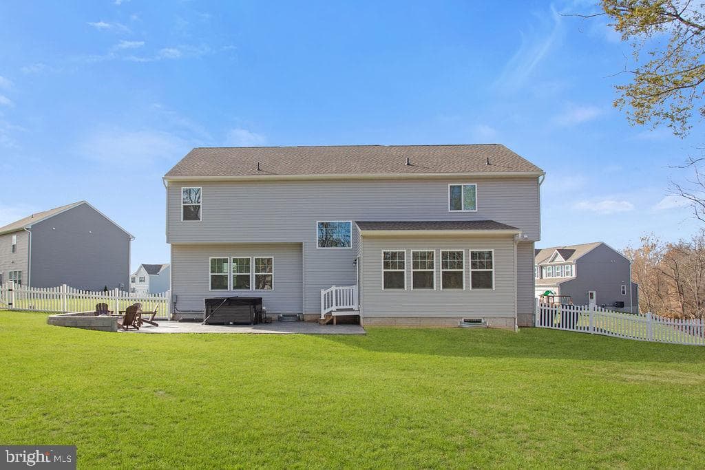 460 Paradise View Drive photo 5