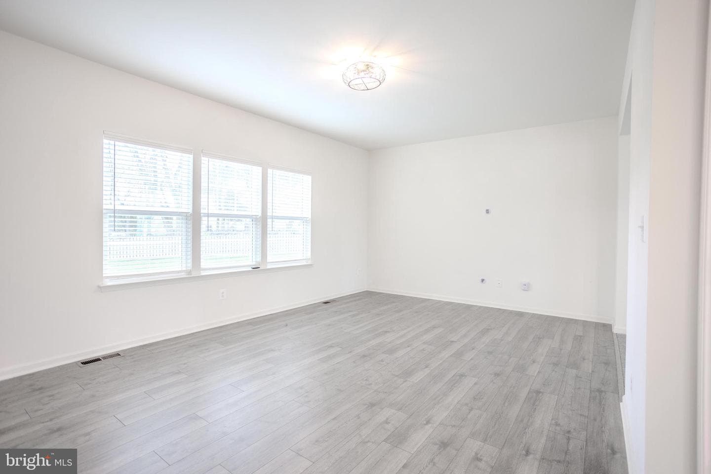 460 Paradise View Drive photo 53