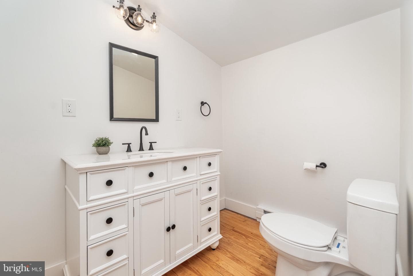 101 Fairview Avenue W photo 16