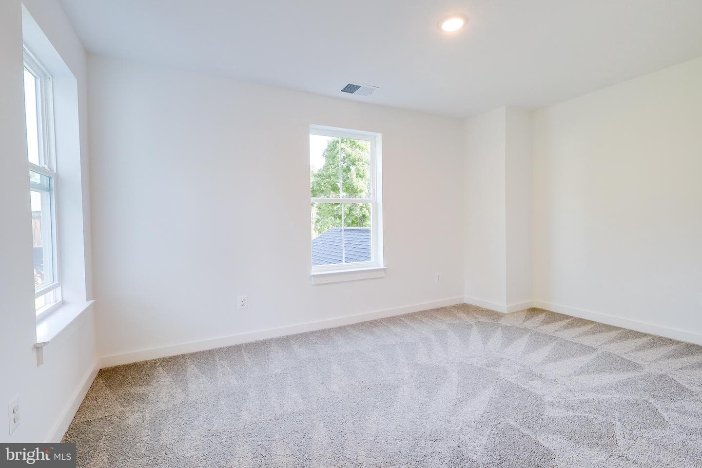 1401 Shannon Drive S photo 35