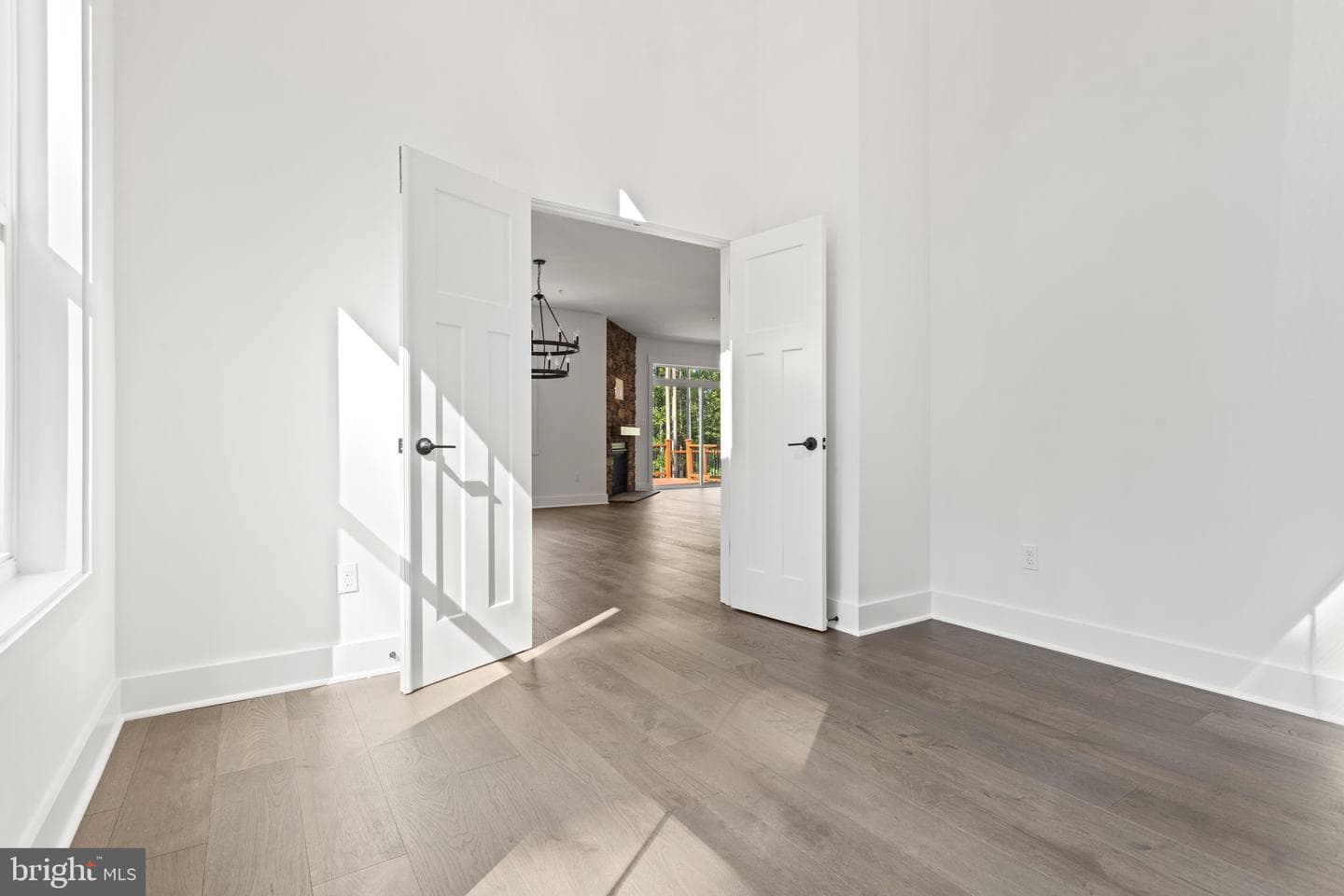 1401 Shannon Drive S photo 7