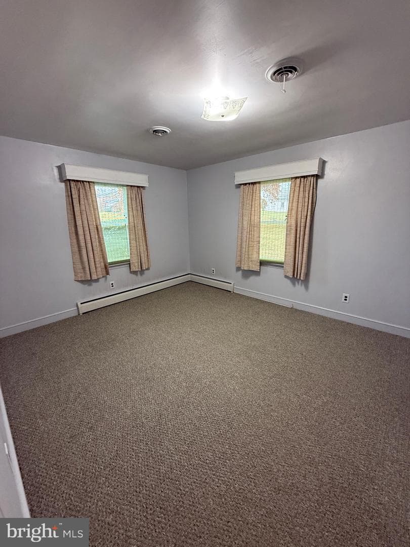 300 N Franklin Street photo 25