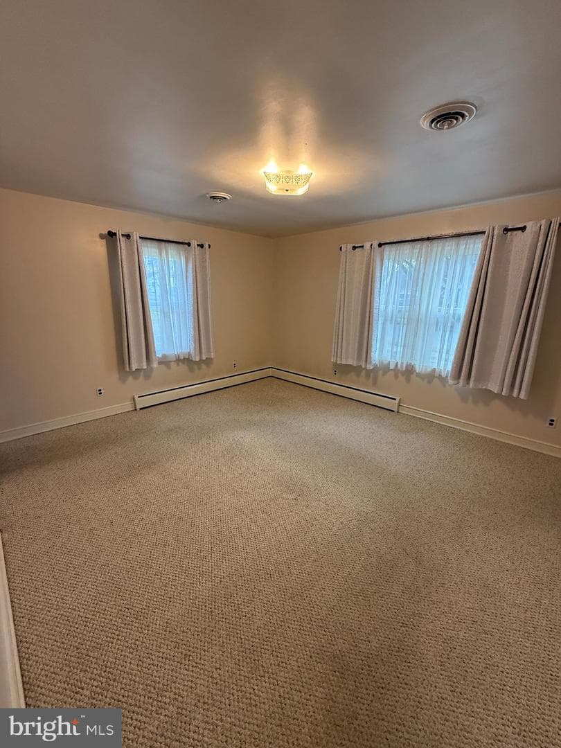 300 N Franklin Street photo 32