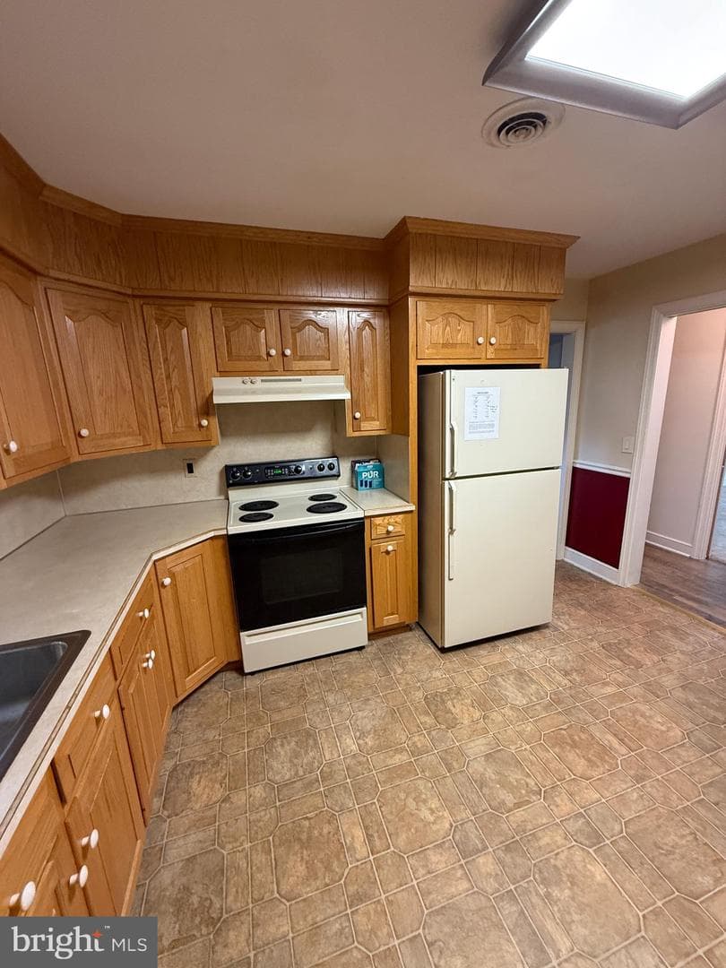 300 N Franklin Street photo 6